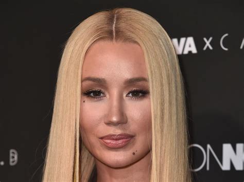 iggy azalea leaks|Iggy Azalea leaves social media after topless pics leaked